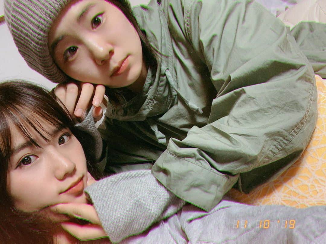 秋山ゆずきのインスタグラム：「. . 真魚と過ごした日曜日でした🥰 2人でお買い物行ったり 家でまったりしたり お天気よかったので10kmくらいあるいた✨ 楽しかった❣️ . . #真魚 #お散歩」