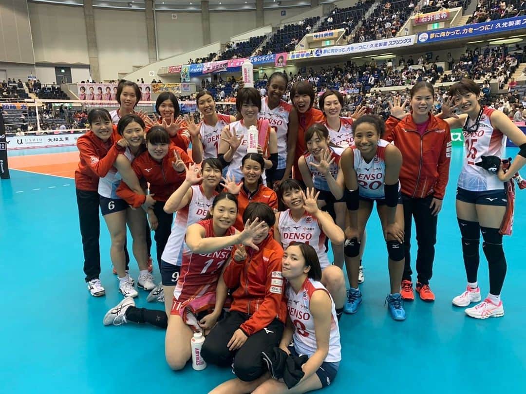 田原愛里さんのインスタグラム写真 - (田原愛里Instagram)「神戸大会 沢山のご声援ありがとうございました🤝🤝 #vリーグ  #デンソーエアリービーズ」11月10日 20時45分 - tahara_airi_0719