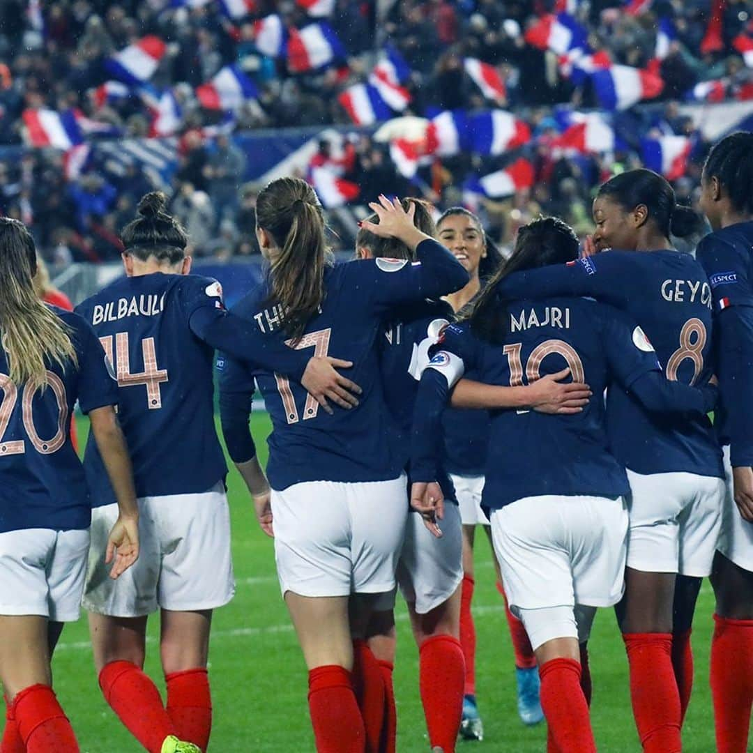 サッカー フランス代表チームさんのインスタグラム写真 - (サッカー フランス代表チームInstagram)「Victoire des Bleues hier soir face à la Serbie ! 6-0 💪 #FiersdetreBleues ⚽⚽️⚽️ A. Majri 7’ 12’ 63’ ⚽️ G. Geyoro 31’ ⚽️ M. Katoto 51’ ⚽️ V. Asseyi 90+3’」11月10日 20時51分 - equipedefrance