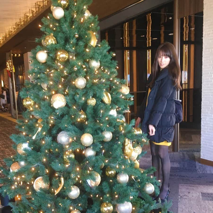 西上まなみさんのインスタグラム写真 - (西上まなみInstagram)「﻿ ﻿ ﻿ ﻿ 世間はもうそろ　#クリスマス　🎄ムード👌🏻🥀﻿ ﻿ ﻿ 10月は　#ハロウィン　🎃﻿ それが終わると12月の　#Xmas 🎅🏻﻿ まなみの生まれ月の11月の脇役感w﻿ ﻿ ﻿ 世間はもう#クリスマス一色　やけど﻿ 11月20日はまなみの誕生日🎂＋#ピザの日　🍕﻿ お忘れなくぅぅぅ😘←﻿ ﻿ ﻿ ﻿ ﻿ ﻿ #スウィートインスタ #スウィートインスタガールズ #model #photooftheday #instagood #instafollow #followme #love #tagsforlikes #happy」11月10日 20時53分 - xxmanachalxx