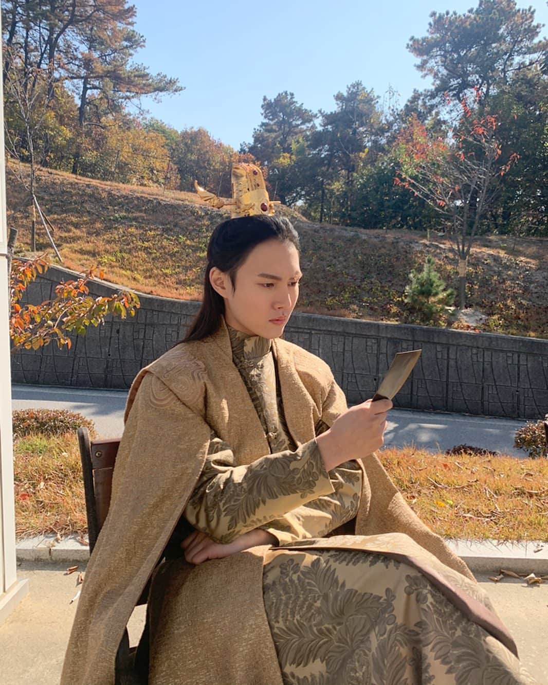 イ・ミンホのインスタグラム：「깊은 고뇌」