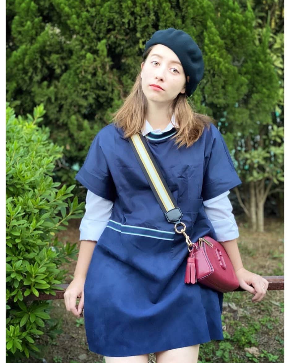 のインスタグラム：「ポカポカ日曜日☀️ ⠀ ⠀ 中にメンズシャツをあわせて 彼シャツコーデ⠀(っていうらしい💭) ⠀ ⠀ 11proで撮ってもらったんだけど 携帯カメラの域どこまでいくのさー。 ⠀ ⠀ #彼シャツ #彼シャツコーデ #ベレー帽 #秋服 #ベレー帽コーデ  #11pro #iphone11pro #ポートレート」