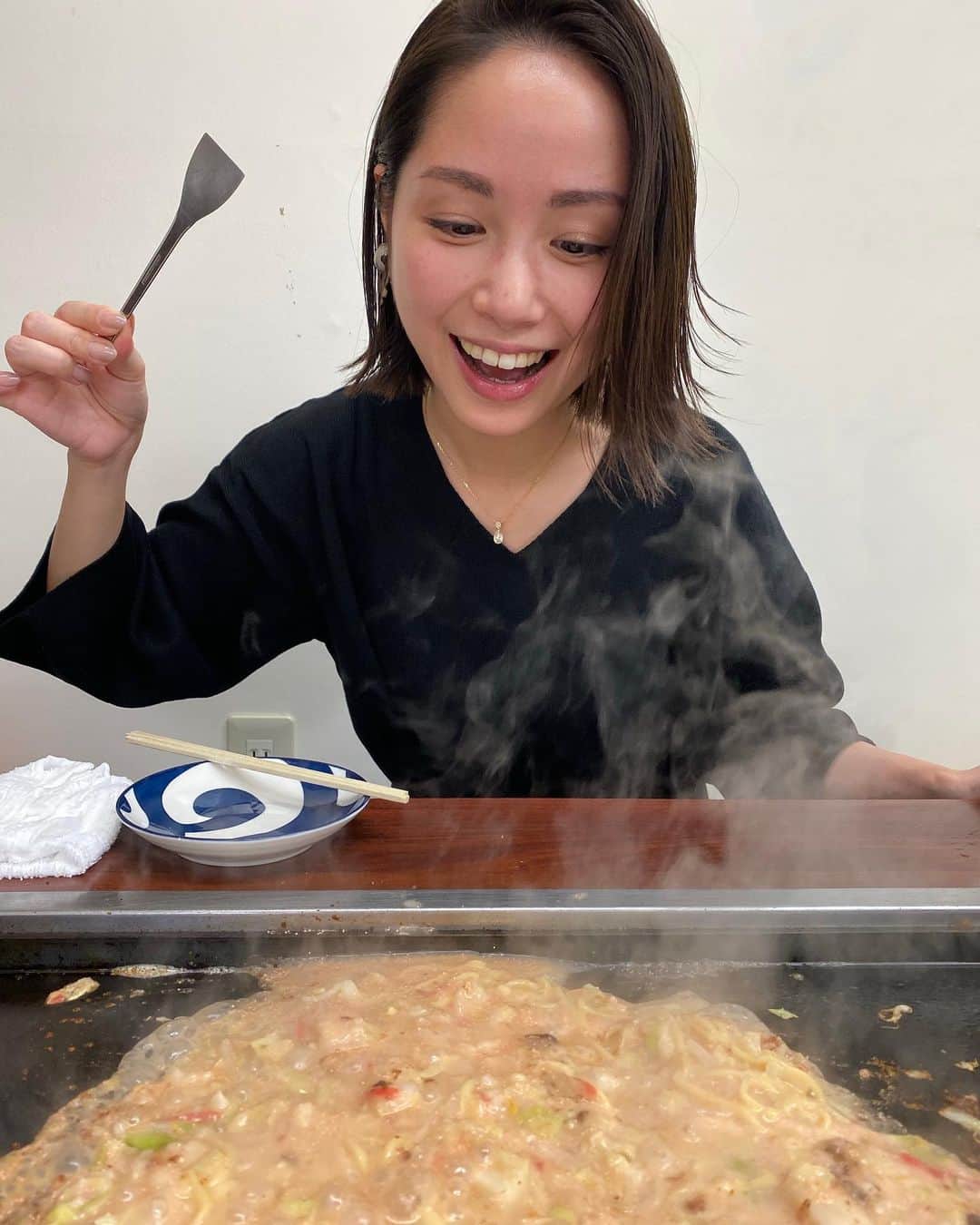 のインスタグラム：「大阪人だって、たまにはもんじゃ焼きが食べたくなるもんじゃ🤣✨ ・ ・ #もんじゃ焼き #もんじゃ #浅草 #ホッピー通り  #寺田有希 #teradayuki」