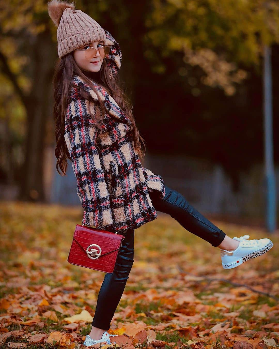 Laertaさんのインスタグラム写真 - (LaertaInstagram)「Fall Fashion ❤️ Outfit from @nextofficial  Sunglasses @italoptik  Bag & hat @newlook  Shoes @step2wo ❤️ #sharewithnext」11月10日 21時11分 - fashion_laerta