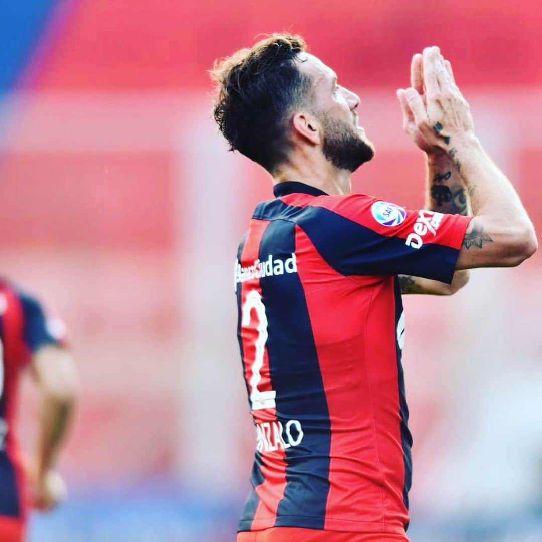 ゴンサロ・ロドリゲスのインスタグラム：「🔵🔴SAN LORENZO!!!」
