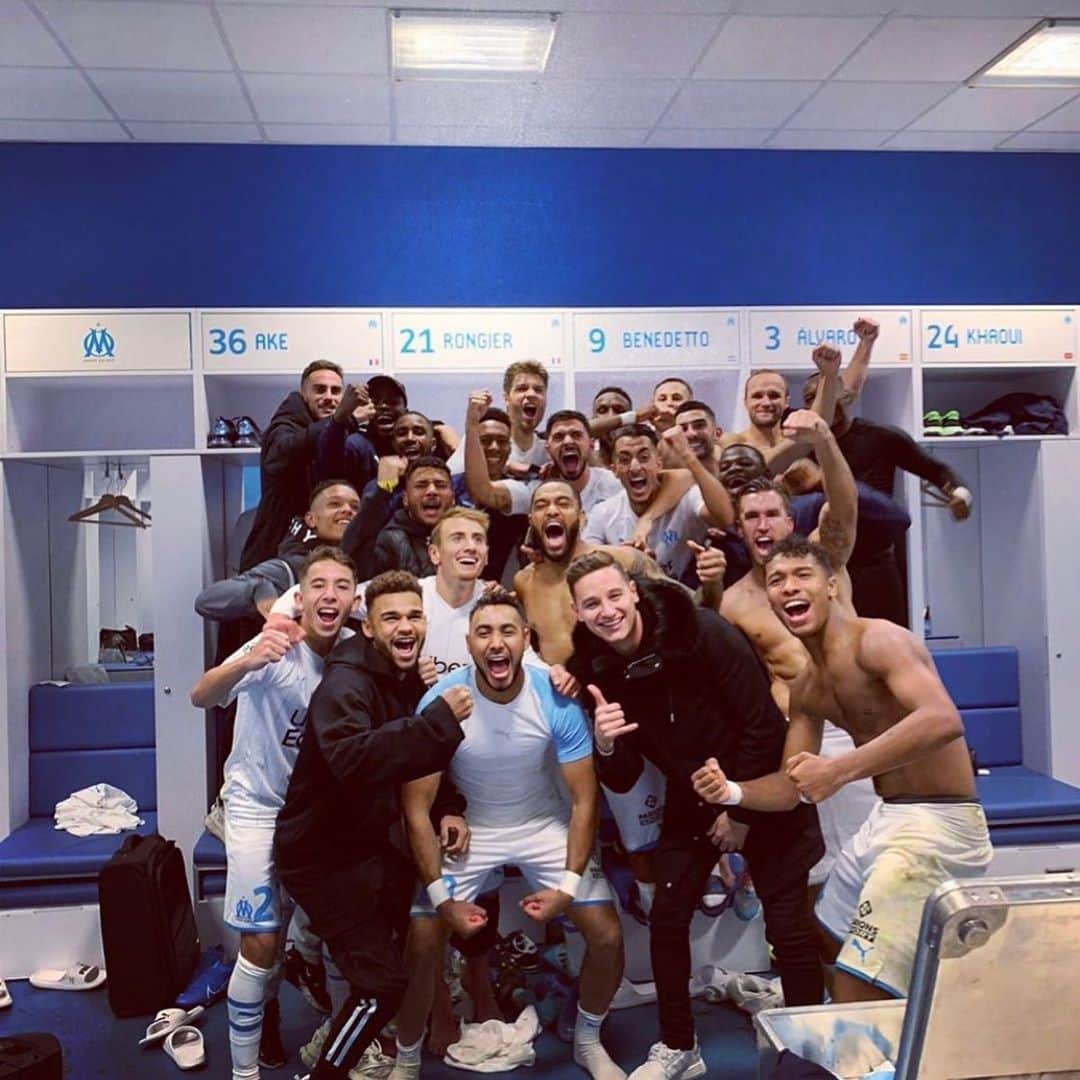フロリアン・トヴァンのインスタグラム：「LES ZHOMMES 🍒💙」