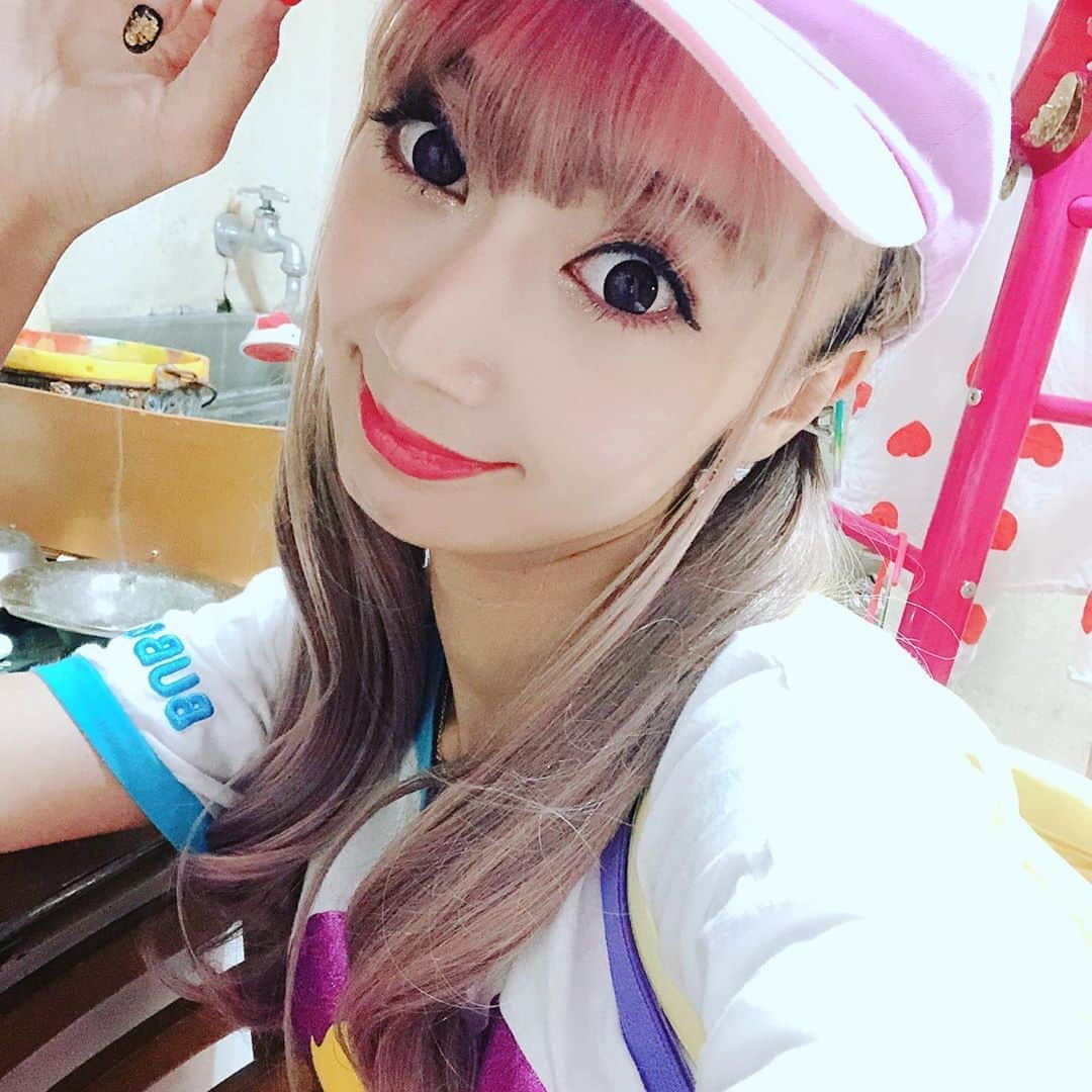 赤西涼のインスタグラム：「おはぷにございます❤️ 携帯新しくしたらTwitterのパス分からなくなったのでまずは久しぶりのインスタで😂 新宿ニューアート10日間、そして4連投沢山の応援ありがとうございました❣️ 色んな方に会えてステージ観ていただけて幸せでした😊💕 いっぱいいっぱいな時もあったけど皆様やお姐さん方や劇場の皆様のおかげで楽しく過ごせました🌈 今日から浅草のレッスン❣️ 皆様次の公演もお楽しみに💋 お風呂はいってきまーす！」