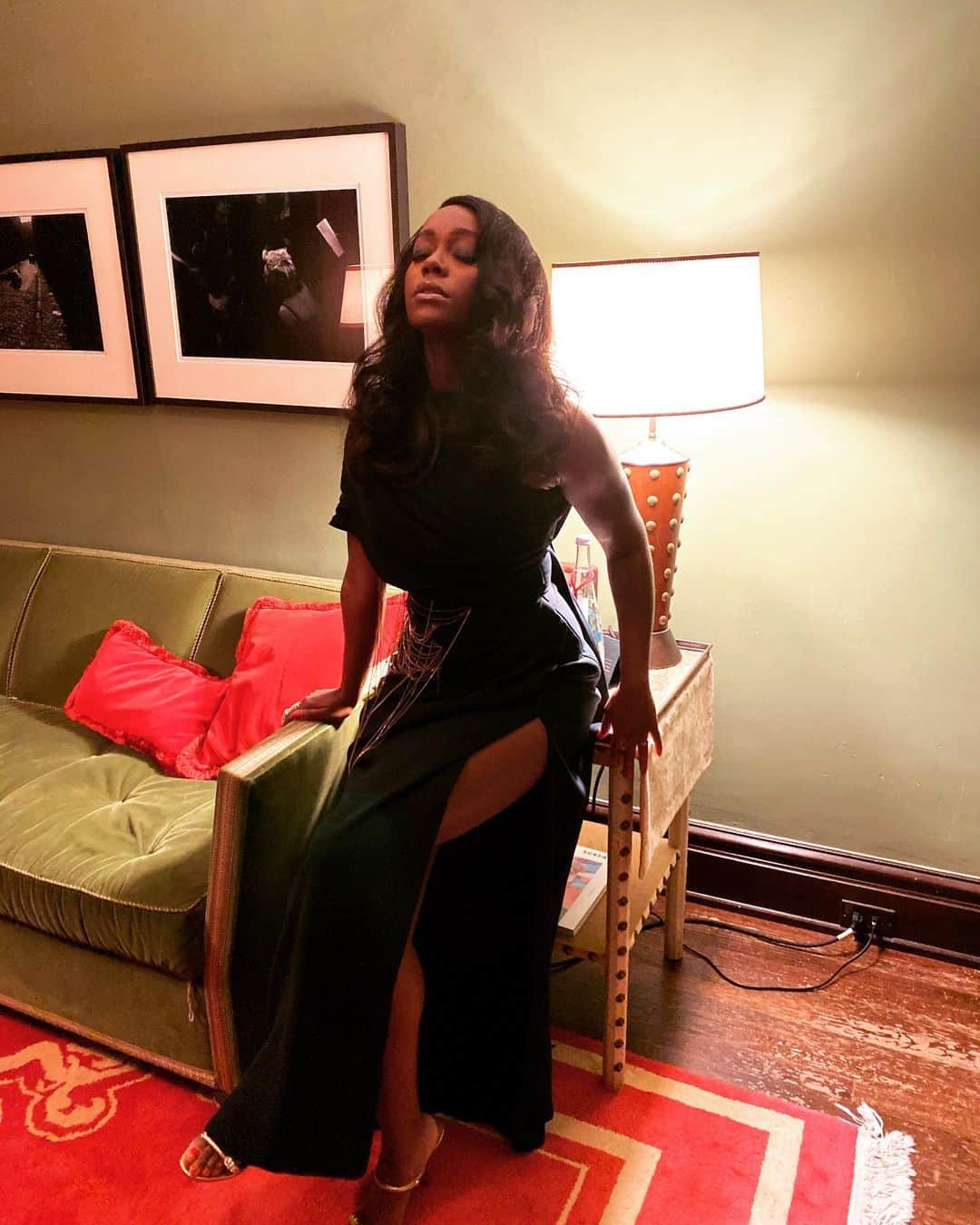 アジャ・ナオミ・キングのインスタグラム：「Just a lil peek 😉 #worthit」