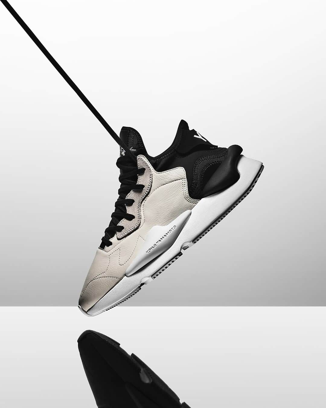 ワイスリーのインスタグラム：「Y-3 KAIWA. Y-3 Fall Winter 2019. --- #adidas #Y3 #YohjiYamamoto #KAIWA Discover the collection at Y-3.com」