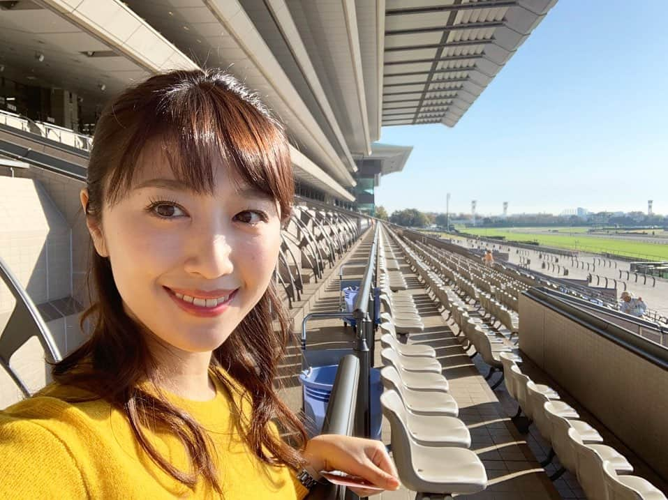 小山愛理さんのインスタグラム写真 - (小山愛理Instagram)「. 今日は、今年最後の東京競馬場でのパドック進行でした！ 天気も良く、すばらしい競馬日和だったと思います😌 (馬券の方は寒かったですが…) . みなさんも一日お疲れさまでした😄 . #東京競馬場#府中#パドック#グリーンチャンネル#競馬女子#ウマ女#umajo」11月11日 0時17分 - koyama_airi