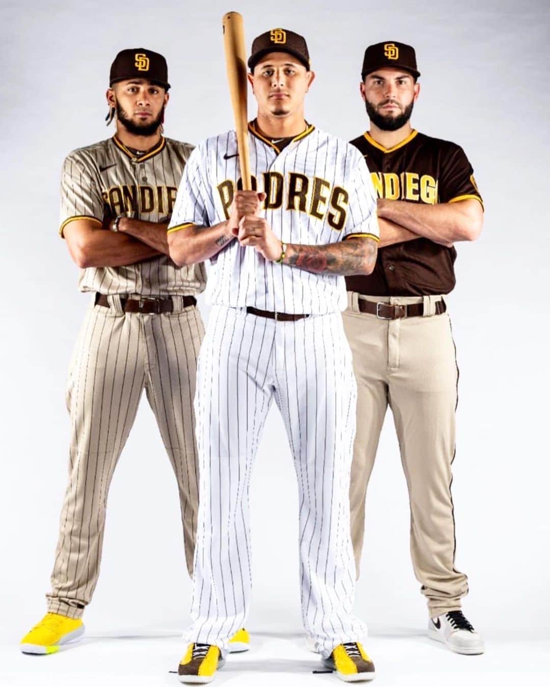 MLBさんのインスタグラム写真 - (MLBInstagram)「Give us one word to describe these new @padres threads. ⬇️」11月11日 0時20分 - mlb