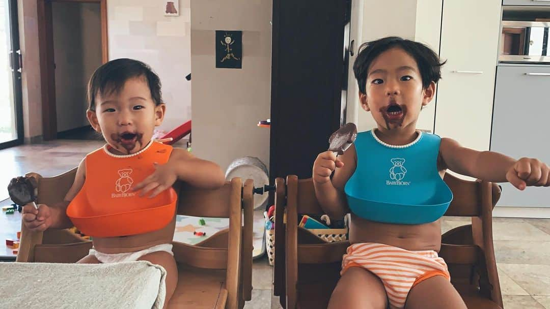 カヒ さんのインスタグラム写真 - (カヒ Instagram)「Ice cream is so good mammy !! 이말 듣는데 너무 행복했음 😍 #noah_zion #onlyoncenow @noahyg @zionyg__」11月11日 0時28分 - kahi_korea