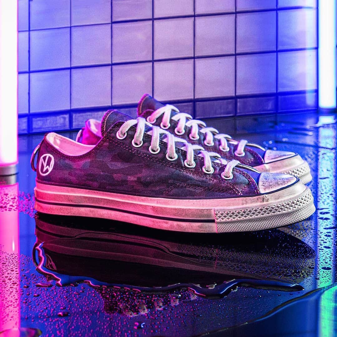 HYPEBEASTさんのインスタグラム写真 - (HYPEBEASTInstagram)「@hypebeastkicks: @undercover_lab and @converse are revisiting “THE NEW WARRIORS” concept with two new pairs of Chuck 70s. Available in high and low top options, both silhouettes feature bold camo patterns and stylistic distressing. The hi-top model sees vertically tied laces, two metal rings at the heel and the toe cap, and branding on the toe cap, whereas the low top version has a metal ring hanging from the top of the backstay and cream white laces. Look out for both pairs to release on November 14 on Converse’s website. ⁠⠀ Photo: UNDERCOVER」11月11日 2時02分 - hypebeast