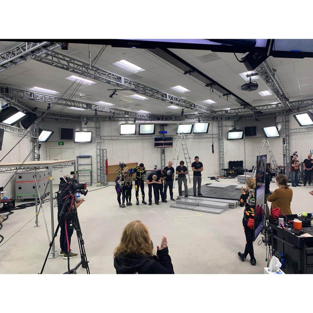 キャメロン・モナガンさんのインスタグラム写真 - (キャメロン・モナガンInstagram)「Less than one week until Star Wars Jedi Fallen Order! Here’s some various behind the scenes stuff to celebrate the release. #jedifallenorder」11月11日 2時39分 - cameronmonaghan