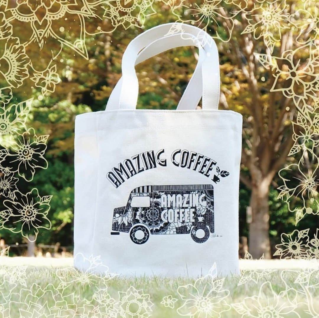 LDH kitchenさんのインスタグラム写真 - (LDH kitchenInstagram)「. @amazing_coffee_official ・・・ 🌱TOKYO NAKAMEGURO 3rd ANNIVERSARY🎉 . TOKYO NAKAMEGUROの3周年を記念して、トートバッグとハンカチのセットを販売致します✨ . A4サイズのノートや雑誌、ノートパソコンなどが入り、タンブラーなどのマイボトルを固定できるベルト付き👀 さまざまなLIFE STYLEに合わせてお使い頂けます🎶 . トートバッグと一緒にあなたの素敵なAMAZING LIFEを彩りませんか？(^o^)v . 【商品名】 AMAZING LIFE SET ＊トートバッグサイズ タテ32cm×ヨコ27cm×マチ12cm . 【販売価格】 ¥4,800(税込) . 【販売日】 11月22日(金) . 【取扱店舗】 TOKYO NAKAMEGURO . ＊大変申し訳ございませんが、数に限りがございますので点数制限を設けさせていただいております。 ＊商品は準備数に達し次第、販売終了とさせていただきます。 . #AMAZINGCOFFEE #TOKYONAKAMEGURO #AMeCO #アメコ #coffee #LIFE #3周年 #LDHkitchen」11月11日 8時11分 - ldhkitchen_official