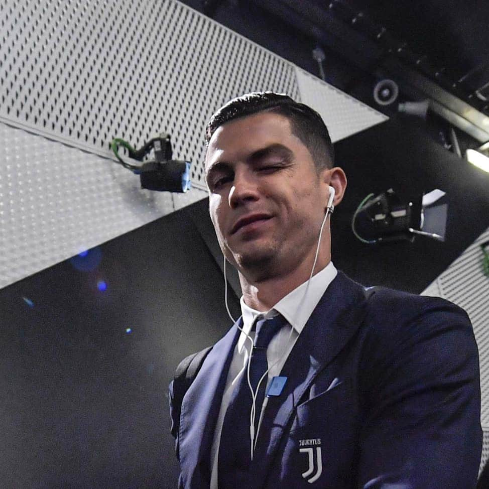 ユヴェントスFCさんのインスタグラム写真 - (ユヴェントスFCInstagram)「Looking forward to #JuveMilan 😉⚪⚫ #FinoAllaFine #ForzaJuve」11月11日 3時46分 - juventus