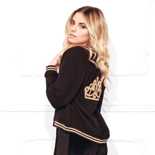 フォルナリーナのインスタグラム：「Fornarina Fall Winter 2019/2020 Collection. Be a queen! 👸💕#fornarina」