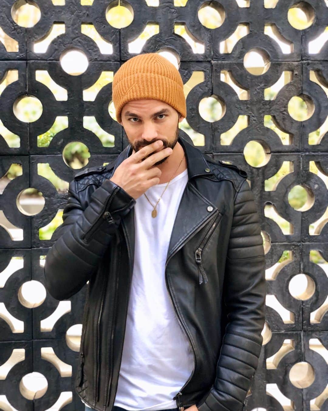ブラント・ドーハティのインスタグラム：「🤭」