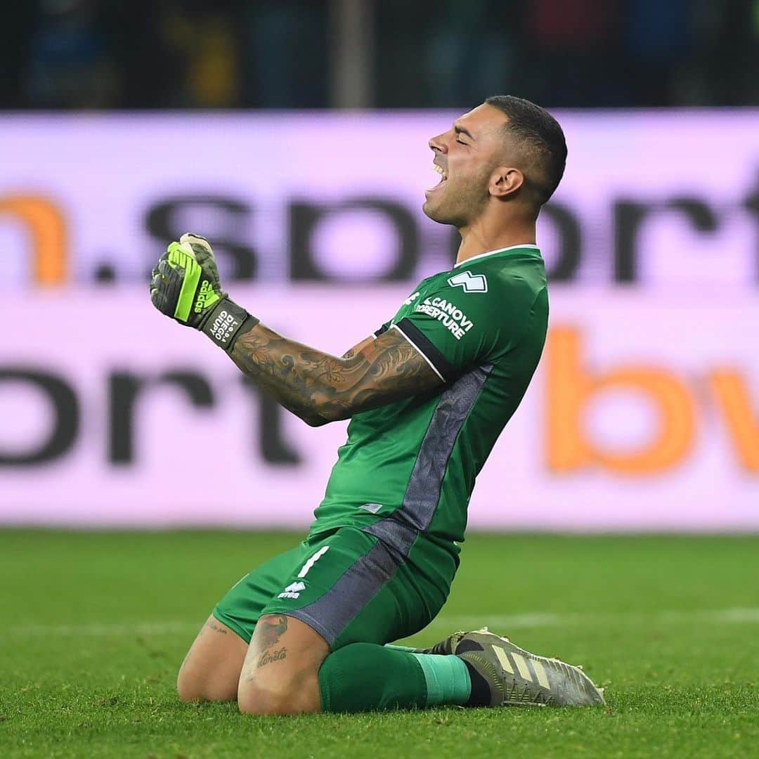 ルイージ・セーペのインスタグラム：「Una soddisfazione incredibile, dopo una partita pazzesca e una bellissima vittoria! #forzaParma 💛💙 @parmacalcio1913 @seriea」