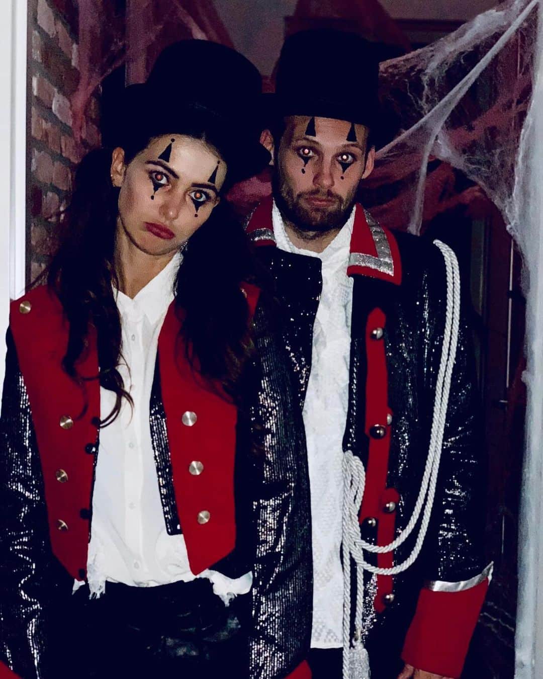 デイリー・ブリントのインスタグラム：「Late Halloween Night... 👻🎩」