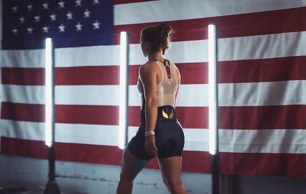 マッティ・ロジャーズのインスタグラム：「Ready for another week. One week closer to my last meet of the year. Let’s go.- - - 🇺🇸🇺🇸🇺🇸 MATTIE10 for this and all @2poodperformance belts - - - 🎥: @legendary_dono」