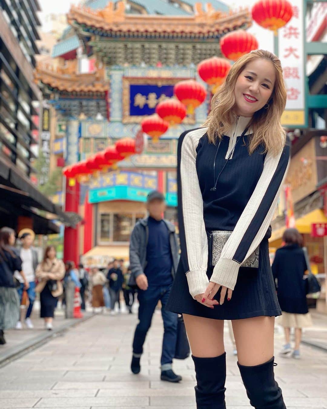 LORYのインスタグラム：「中華街行ってきた🐼♥️🍥 食べ歩き〜🤤🥟🥠🥮」