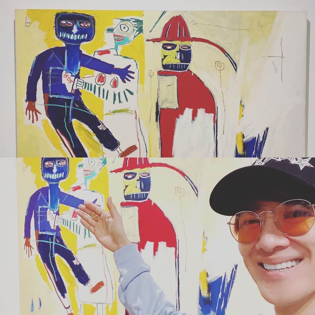 貴水博之のインスタグラム：「バスキア様？と握手🎉🎉🎉🎉🎉🎉🎉🎉🎉🎉🎉🎉🎉🎉 #バスキア #展 #六本木 #撮影 #可 #作品 #アリ #嬉しくて #思わず #握手 #超 #刺激 #あざーす #! #basquiat」