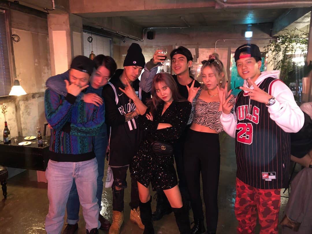 プニエル のインスタグラム：「Happy birthday @joankeem and @ashleybchoi ! 90s theme party was fun!  생일 축하해! 90년대 테마 파티 재미있다!」