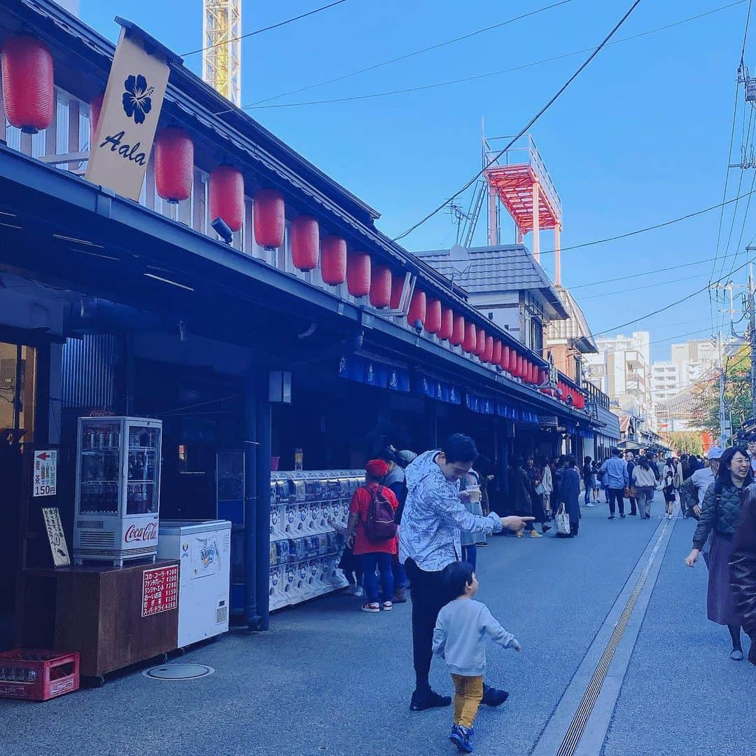 清川あさみさんのインスタグラム写真 - (清川あさみInstagram)「今週末は改めて日本の面白い場所を開拓しに🇯🇵浅草に神楽坂に。色々な場所に行くほど風情がある場所に行きたくなる。自分の肌できちんと感じて伝えたい✨ #花やしき #家族で浅草 #天皇即位の礼 #tokyotower #日本文化 #japan #デートにオススメ #浅草と神楽坂 @trunkhousekagurazaka #檜 #ミニディスコ」11月11日 9時03分 - asami_kiyokawa