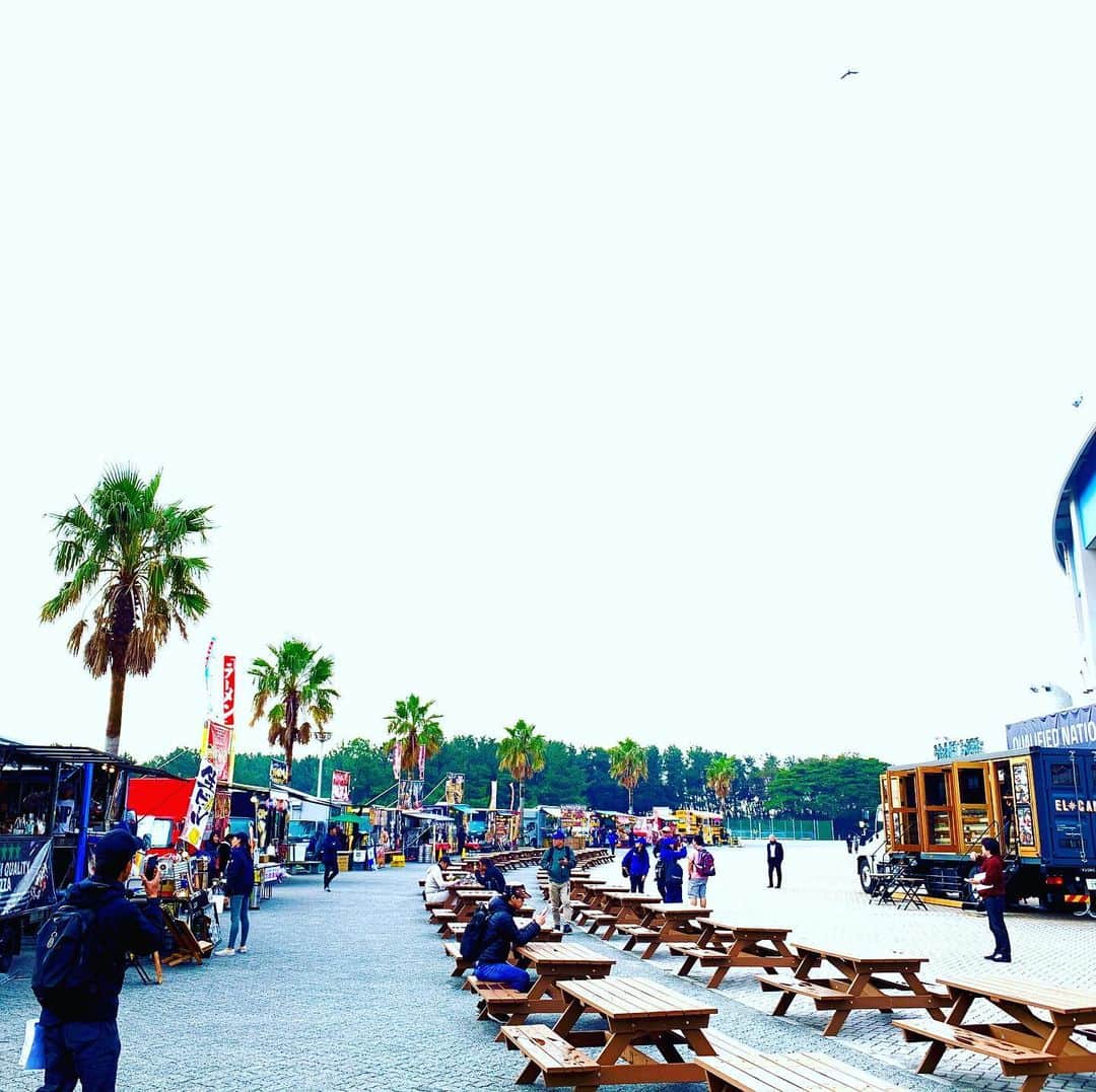EL★CAMIONのインスタグラム：「. 今日と明日は、zozoマリンスタジアムで営業します！ . WBSC世界野球開催中。 . 10:00-20:00(11日) 16:00-20:00(12日) .  #elcamion #beertruck #tyharborbrewery #craftbeer #brewery #instabeer #beerstagram #beerporn #beergeek #beerlover #madeintokyo #tysonsandcompany #エルカミオン #ビアトラック #ティーワイハーバーブルワリー #クラフトビール #ブルワリー #インスタビール #ビアスタグラム #クラフトビア  #ビアラバー #天王洲アイル #メイドイントウキョウ #タイソンズアンドカンパニー」