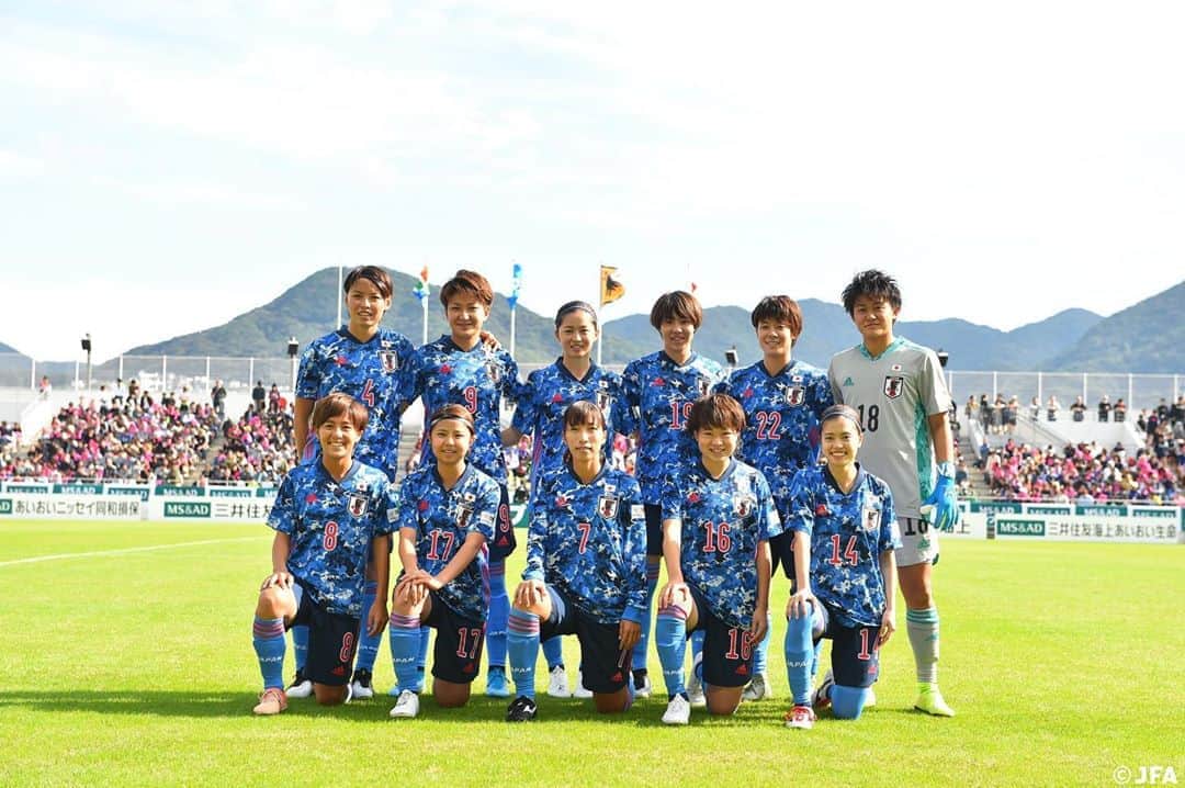 のインスタグラム：「11.10vs南アフリカ🇿🇦2-0 たくさんの応援ありがとうございました！！ 課題はたくさんありますが、勝ててよかったです！ さきさん初ゴールおめでとうございます😍 北九州スタジアム素敵なところでした⚽️ 準備してくれた方々もありがとうございました😊 #なでしこジャパン #新ユニフォームデビュー」