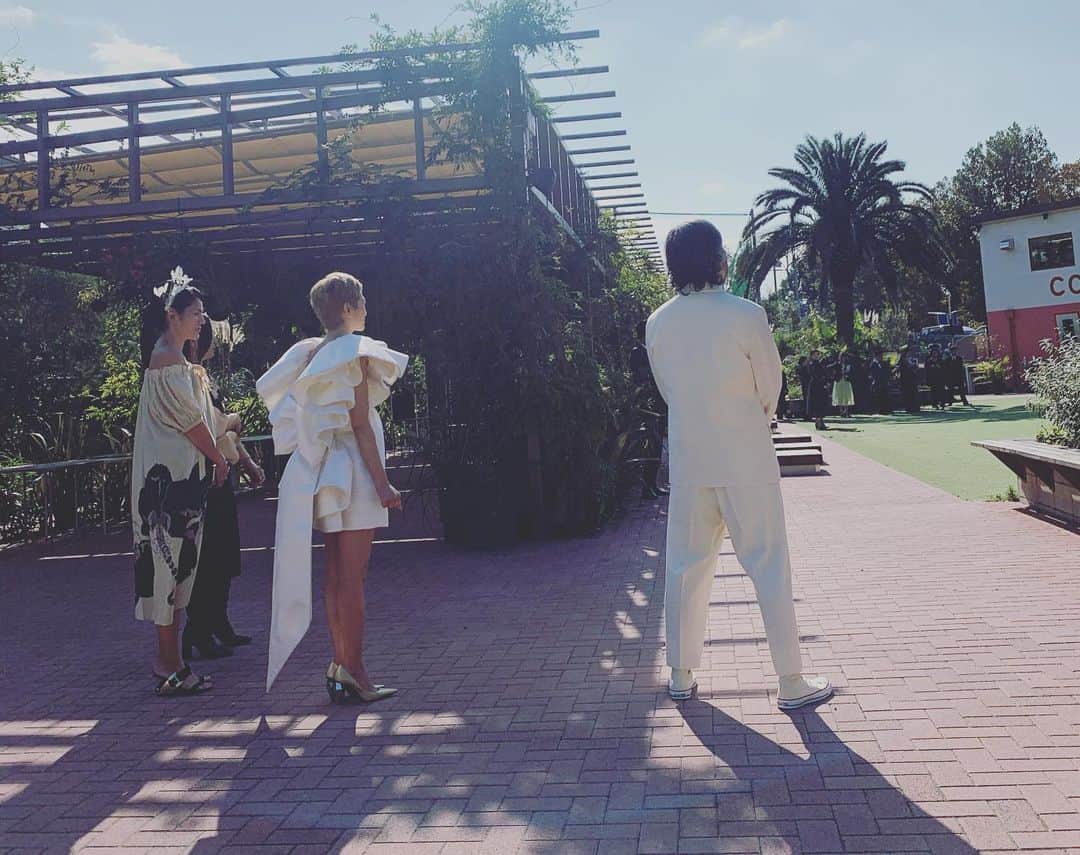 伊勢谷友介さんのインスタグラム写真 - (伊勢谷友介Instagram)「A day before yesterday, It's green shiny wedding!!! Congratulation Shinya and Meg🌟」11月11日 11時12分 - iseya_yusuke