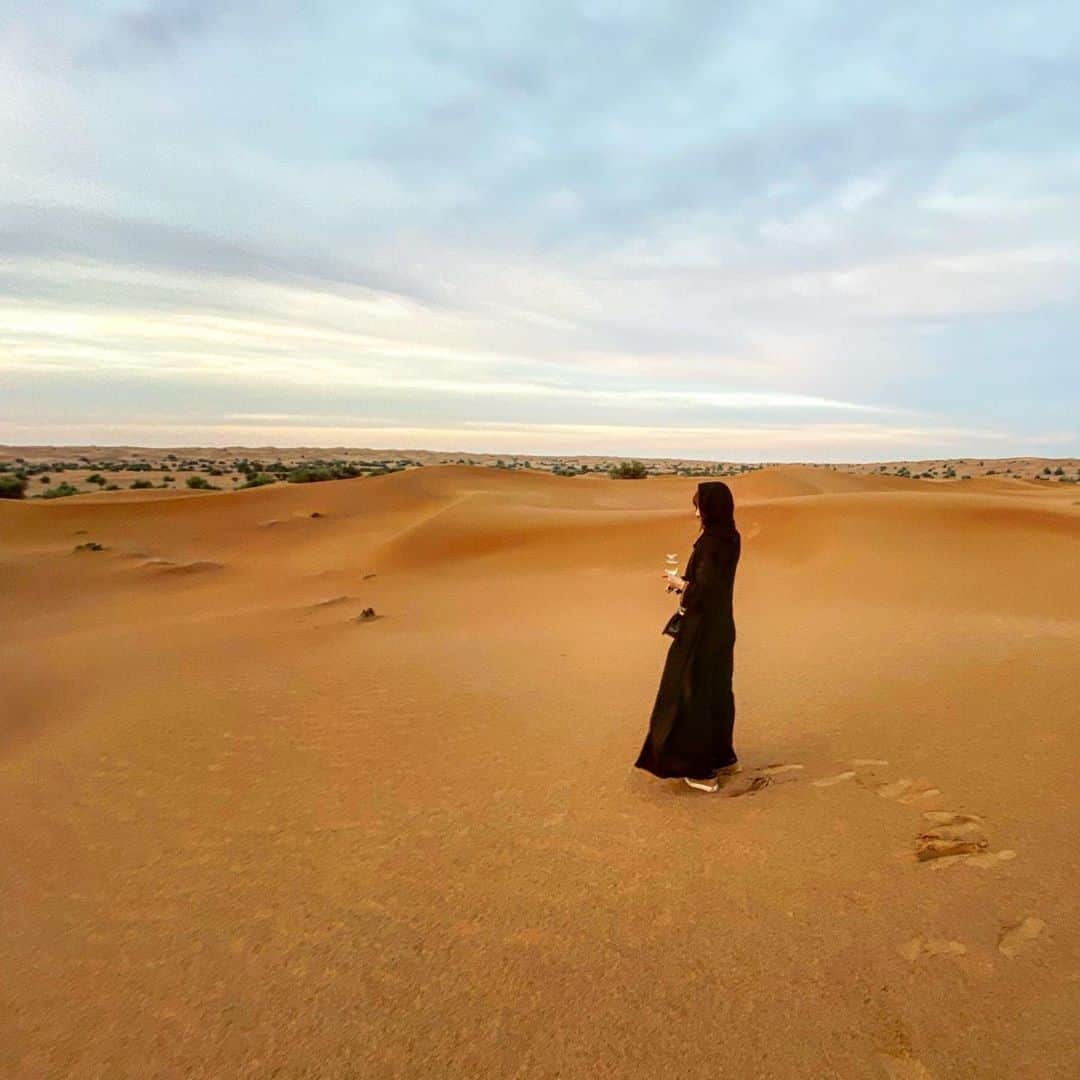 夏本あさみさんのインスタグラム写真 - (夏本あさみInstagram)「good morning Dubai. Everyone has a good morning. * * #Dubai #ドバイ旅行 #砂漠 #Desert #goodmorning #Arab #アラブ」11月11日 11時28分 - natsumotoasami