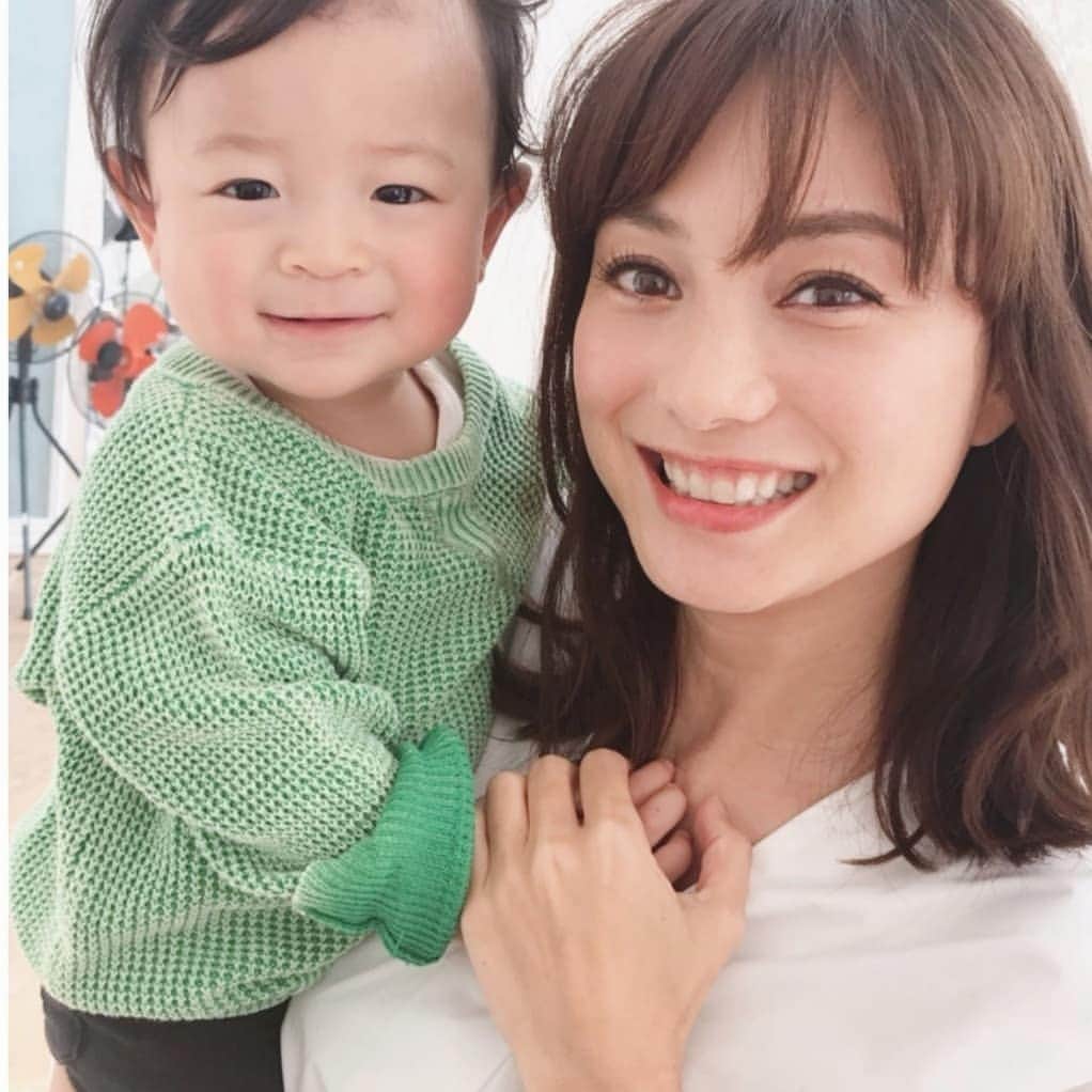 蛯原英里さんのインスタグラム写真 蛯原英里instagram 先日 私がイメージキャラクターを務めさせていただいている ベビーモニターの撮影でした とても使い勝手が良く 我が家でも５歳の娘が 産まれた時から毎日使っているぐらい 私の子育てには手放せないお役達