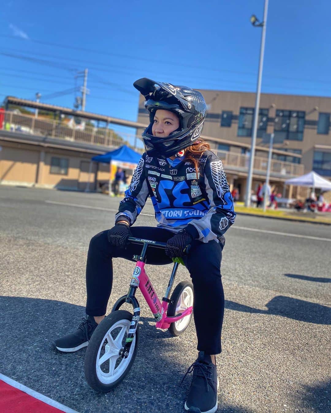 飯端美樹のインスタグラム：「昨日は第5回ランバイクいずみチャレンジカップでした🏁 今年もキッズライダー達とレースしたり、楽しい１日でした🌈 プレゼンターとして参加して４年目。 以前このレースに参加していて、今はBMXレースを始めてる子達がいっぱいいますが、今回も始めると報告してくれたライダーが沢山居たことが凄く嬉しかったです✨ 関係者の方々、参加された皆様ありがとうございました!! #bikelife」