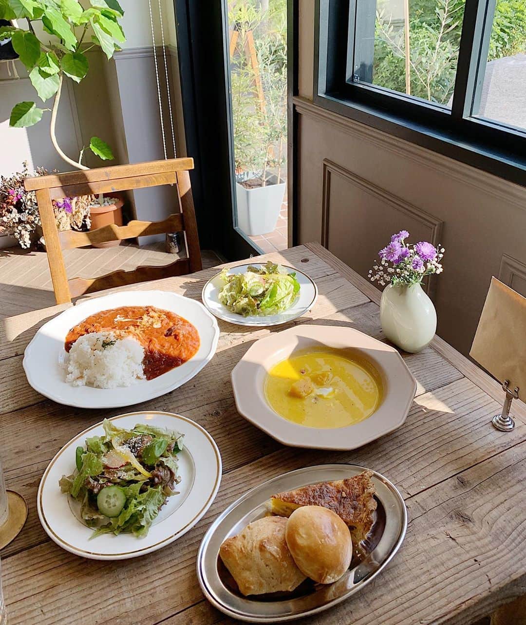 のインスタグラム：「ㅤㅤㅤㅤㅤㅤㅤㅤㅤㅤㅤㅤㅤ 喫茶湊 @kissa_minato🥄 ㅤㅤㅤㅤㅤㅤㅤㅤㅤㅤㅤㅤㅤ メニューがお手紙みたいになってるの。🙄きゅん デザートまでいけなかったから つぎはデザート食べに行きたいなあ🍮 ㅤㅤㅤㅤㅤㅤㅤㅤㅤㅤㅤㅤㅤ 駅から少し離れるので バスがおすすめです◯ ㅤㅤㅤㅤㅤㅤㅤㅤㅤㅤㅤㅤㅤ #harぐるめ」