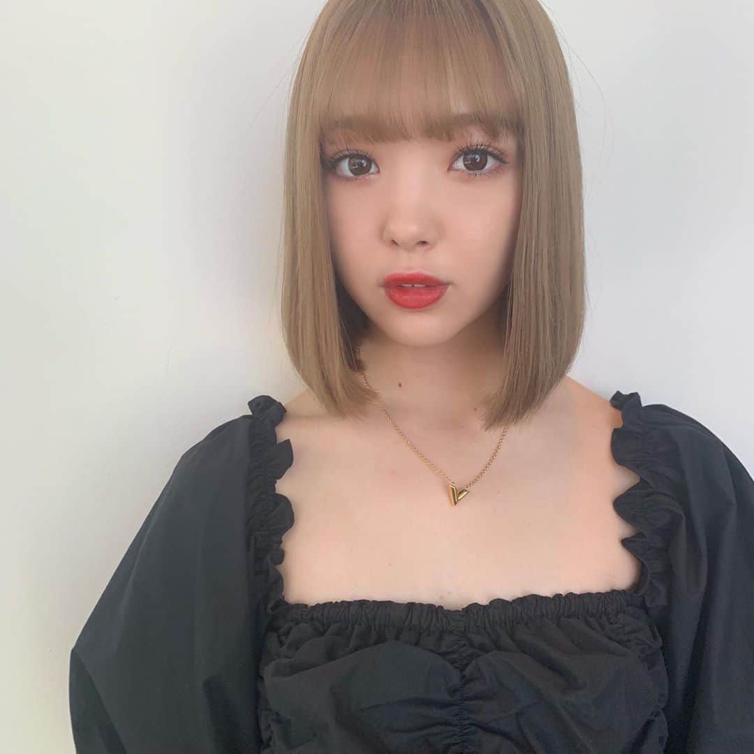 のインスタグラム：「おかえりにこちゃん☺︎ 先週と今週！ #ヒルナンにこるん  #hairmake #osakana_yuki」