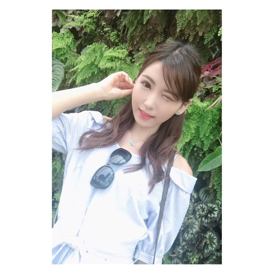 のインスタグラム：「Gardens by the Bay🌿✨ . . . #モデル #model #薬学部 #pharmacystudent #女子大生 #グラビアアイドル #旅行 #海外旅行 #trip #travel #シンガポール旅行 #singaporetravel #シンガポール #singapore #gardensbythebay #ガーデンズバイザベイ #garden #フォトジェニック #photogenic #wink #selfie #japanesegirl #タビジョ #좋아요 #instagood #フォロワー募集中 #followｍe #有馬奈那」