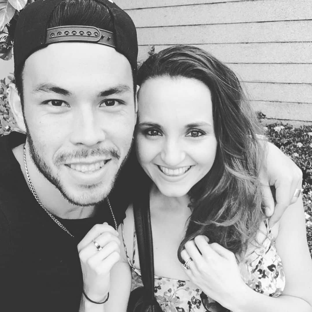 ヴィンセント・ケインのインスタグラム：「Missing this absolute legend of a woman. Some people don’t understand what women go through during pregnancies, especially while having other little ones needing care, love and attention, definitely one of the hardest jobs in the world but you’re nailing it. I love you @charosevincent so strong and brilliant ❤️❤️❤️」