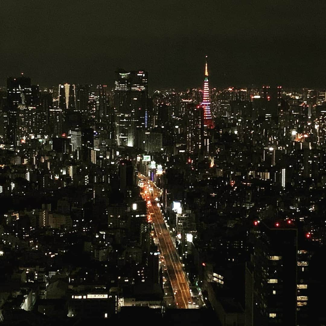 福川雅顕さんのインスタグラム写真 - (福川雅顕Instagram)「. 渋谷の夜景がこんなに素晴らしいなんて . #shibuyascramblesquare  #渋谷スクランブルスクエア  #渋谷 #展望台  #夜景」11月11日 13時25分 - masaakifukugawa