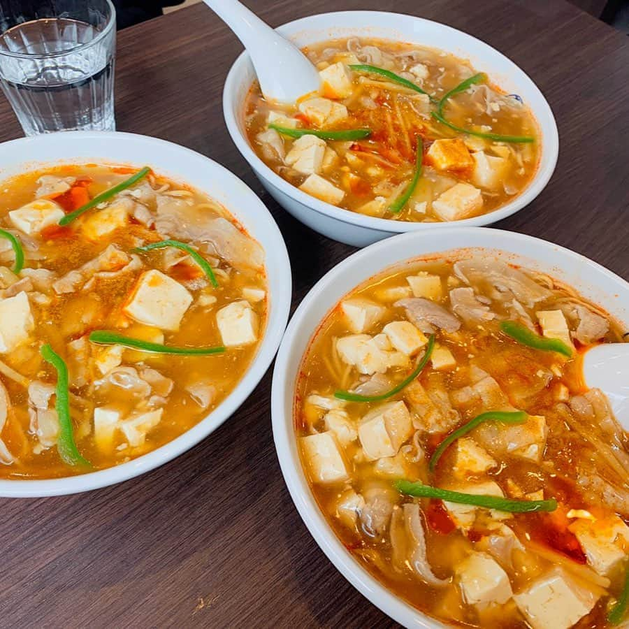 ガーラ・アマノ クリエイティブ部さんのインスタグラム写真 - (ガーラ・アマノ クリエイティブ部Instagram)「土曜日ラーメン部隊出動🍜 追分に移転した夜来香に行きました！！ 店内がオシャレで可愛かった❤ 広くなったので待ち時間もほとんどなくスムーズに酸辣湯麺にありつけました😋 大辛は辛いの得意な人でも辛いみたいだ！ 今度は他のも食べたいなぁ✨✨ #秋田 #秋田市 #ラーメン #夜来香 #追分 #追分ラーメン #秋田市ラーメン #秋田ラーメン #酸辣湯麺 #スーラータンメン #ラーメン部隊 #ガーラアマノ」11月11日 13時34分 - gala_amano