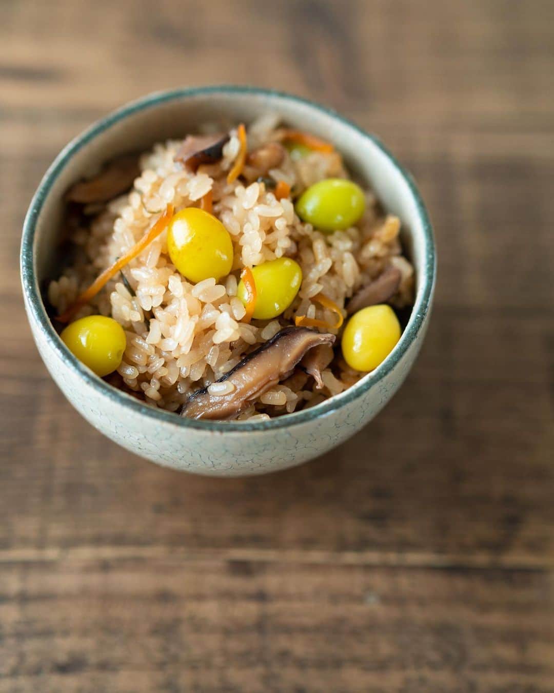 高嶋綾也のインスタグラム：「Ginkgo nuts Have you ever tried it ? I just uploaded a new video on my channel, check it out :)」