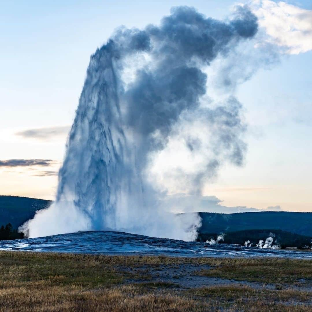 National Geographic Travelさんのインスタグラム写真 - (National Geographic TravelInstagram)「Photo by Pete McBride @pedromcbride | “Where’s the switch?” asked the viewer next to me, as if questioning the geyser itself. “Oh, just down there by the core on the left,” I responded jokingly. “Can I see it?” the viewer asked. It is great to see people coming out in droves to admire nature’s beauty. But it is amazing how removed we continue to grow from it—even if Old Faithful is somewhat predictable. #oldfaithful #yellowstone #nature #petemcbride」11月11日 14時10分 - natgeotravel