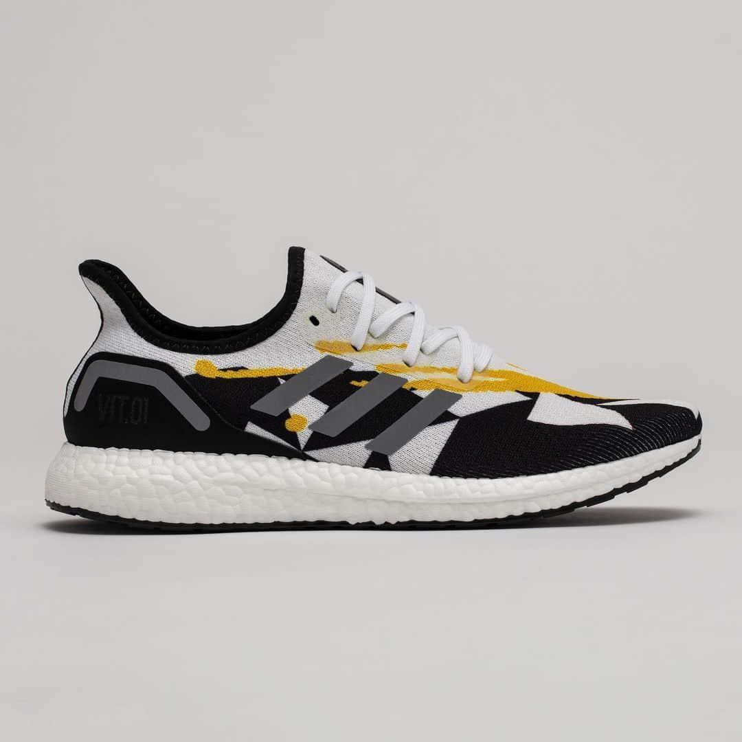 HYPEBEASTさんのインスタグラム写真 - (HYPEBEASTInstagram)「@hypebeastkicks: @adidas has introduced a limited edition AM4 SpeedFactory sneaker exclusive to French eSports gamers @teamvitality. Dubbed "VIT.01,” the shoe sports a woven monochrome upper emblazoned with black and white geometric shapes that symbolize the wings of the team’s mascot, the bee. Cop a pair now from Team Vitality’s web store for approximately $175 USD. ⁠⠀ Photo: adidas」11月11日 15時24分 - hypebeast