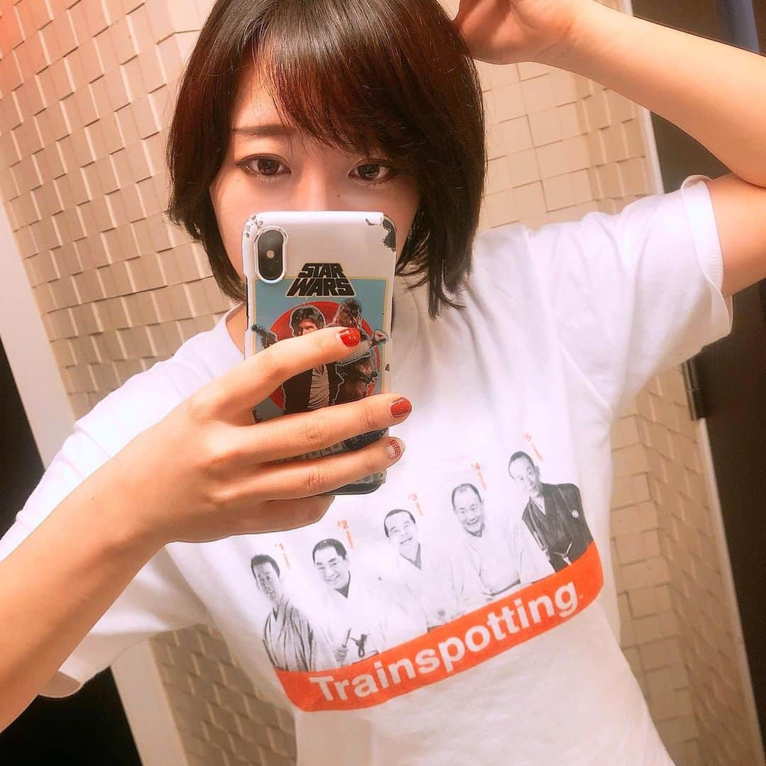 ちゃんまいさんのインスタグラム写真 - (ちゃんまいInstagram)「・ ・ 今日の勝負T、イカしてるだしょ？♡ 木久扇師匠50周年おめ●とうございます！ ・ ・ #ベッドイン  #japanese #sexy #idol #笑点」11月11日 15時30分 - dakko_shite_cho3