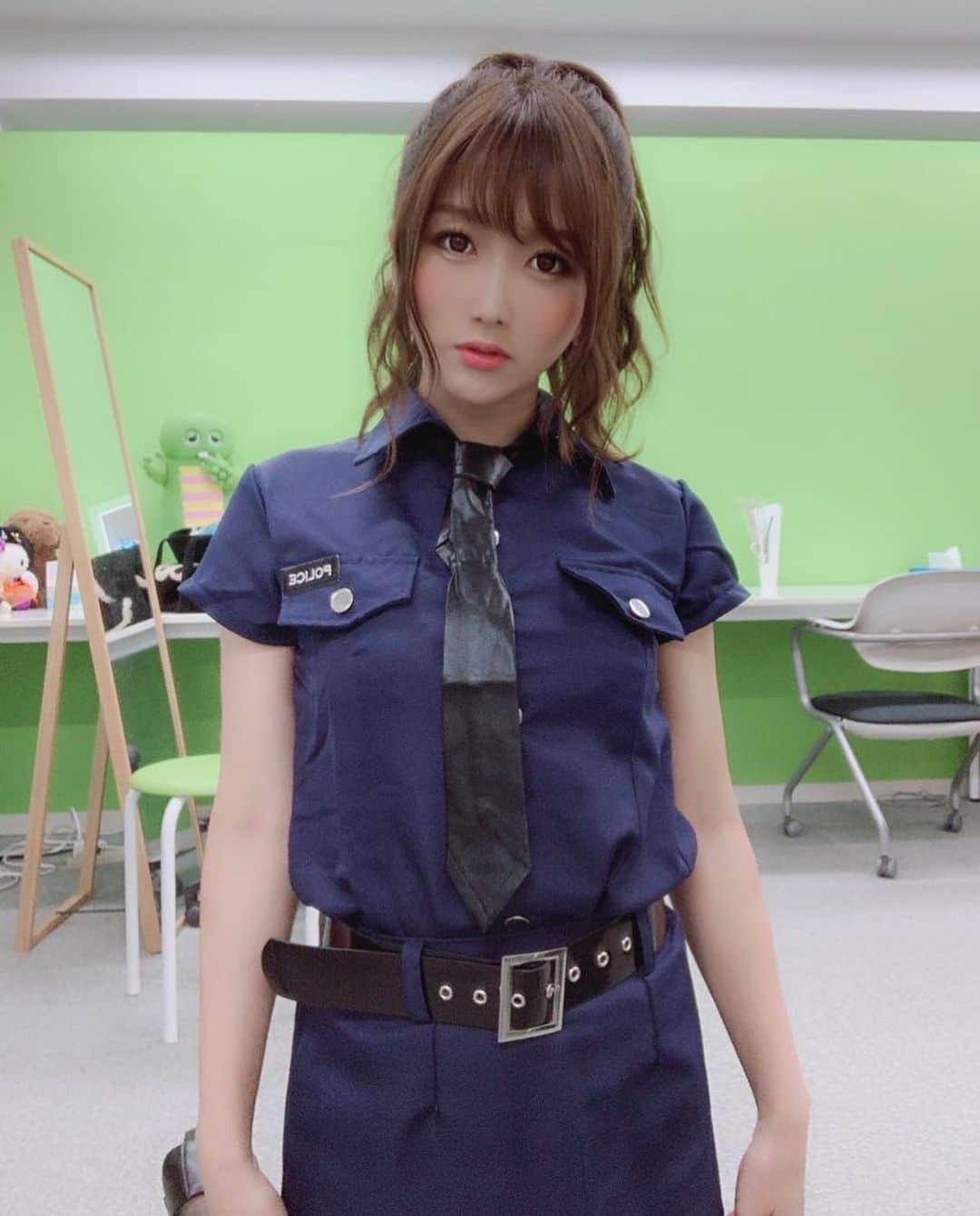 大槻ひびきさんのインスタグラム写真 - (大槻ひびきInstagram)「タイホしちゃうよー🚓 #japan #police #policewoman」11月12日 1時25分 - yanhibi0221