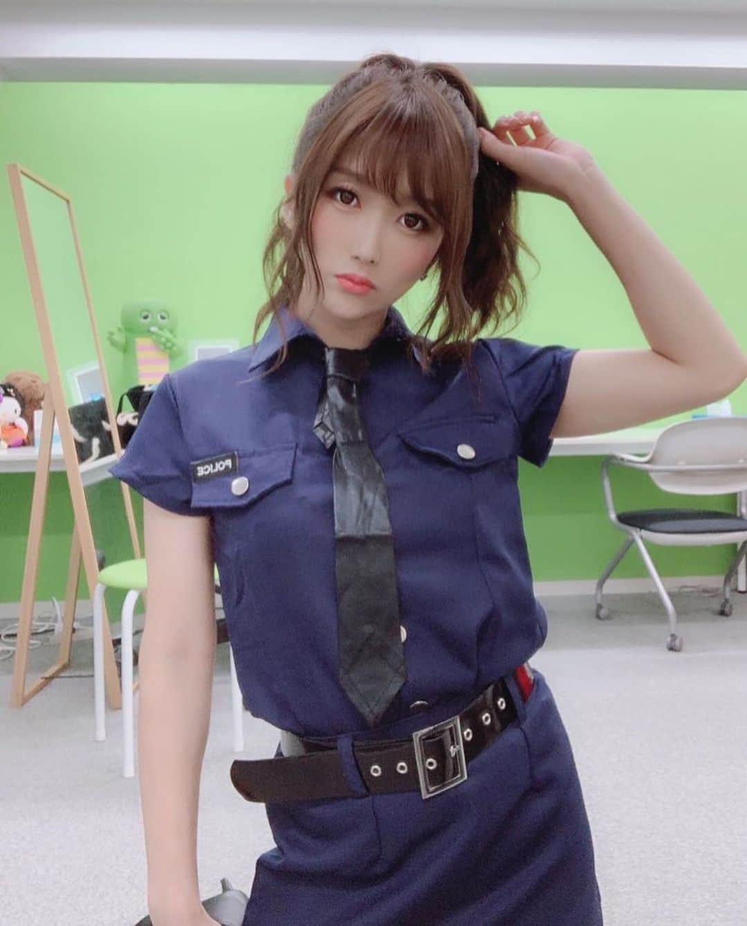 大槻ひびきさんのインスタグラム写真 - (大槻ひびきInstagram)「タイホしちゃうよー🚓 #japan #police #policewoman」11月12日 1時25分 - yanhibi0221