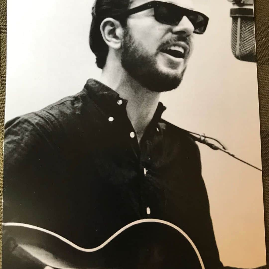 ピート・タウンゼントさんのインスタグラム写真 - (ピート・タウンゼントInstagram)「Dion DiMucci sent me this photo of him when he recorded SPOONFUL.  Around 1965 I believe. I asked him how the hell he did it (it’s astonishingly good). Here’s what he said: PETE to answer your question, I had a birdland Gibson guitar at the time- I turned on the tremolo, I had a bunch of great musicians from the Apollo theater come up to studio A at Columbia records ~like Sticks Evans on drum - Panama Francis on percussion, Milt Tilton on base, buddy Lucas, Chico Wilshire, they all encouraged me to go for it!!! free abandon you know, i’ve always lived there, free expression, when you’re in the middle of a song and you catch that wave, you know exactly who you are:-). .you can find the track on YouTube. . . . . . . #howlingwolf #diondimucci #spoonful」11月12日 1時52分 - yaggerdang