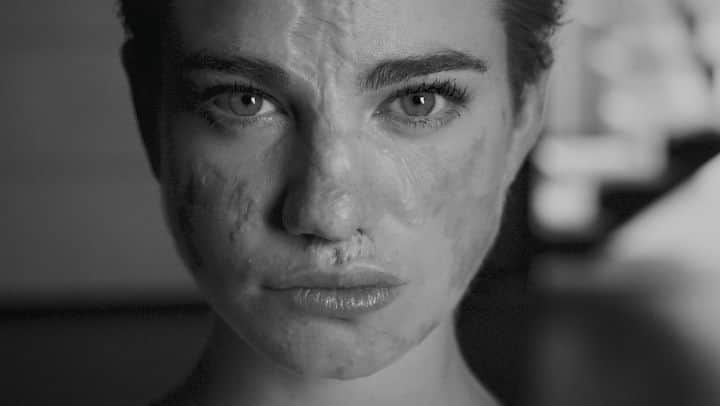 ベアトリーチェ・ヴィオのインスタグラム：「L'indifferenza può uccidere. Non avere mai paura di raccontare la tua storia. Parlane sempre! . . #Sempre25Novembre #NoViolenzaSulleDonne  #Sorgenia」