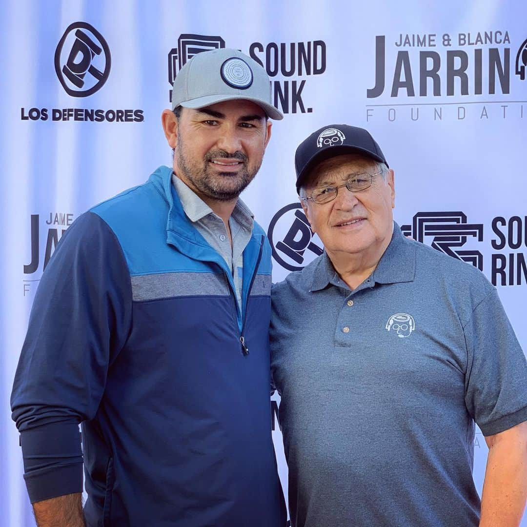 エイドリアン・ゴンザレスさんのインスタグラム写真 - (エイドリアン・ゴンザレスInstagram)「We are playing some golf today for a great cause and supporting my good friend @jaimejarrin98  Estamos hoy jugando golf por una buena causa y más que nada apoyando a mi buen amigo Jaime Jarrin #Golf 🏌🏻‍♂️ ⛳️」11月12日 2時19分 - adrian_eltitan